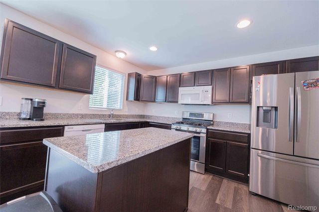 37467 S Dianne Lane, Huron Charter Township, MI 48164