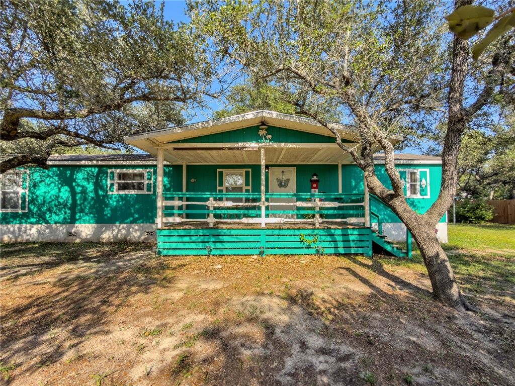 510 Rowe St, Rockport, TX 78382 — exterior