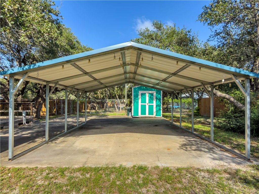 510 Rowe St, Rockport, TX 78382 — photo 5