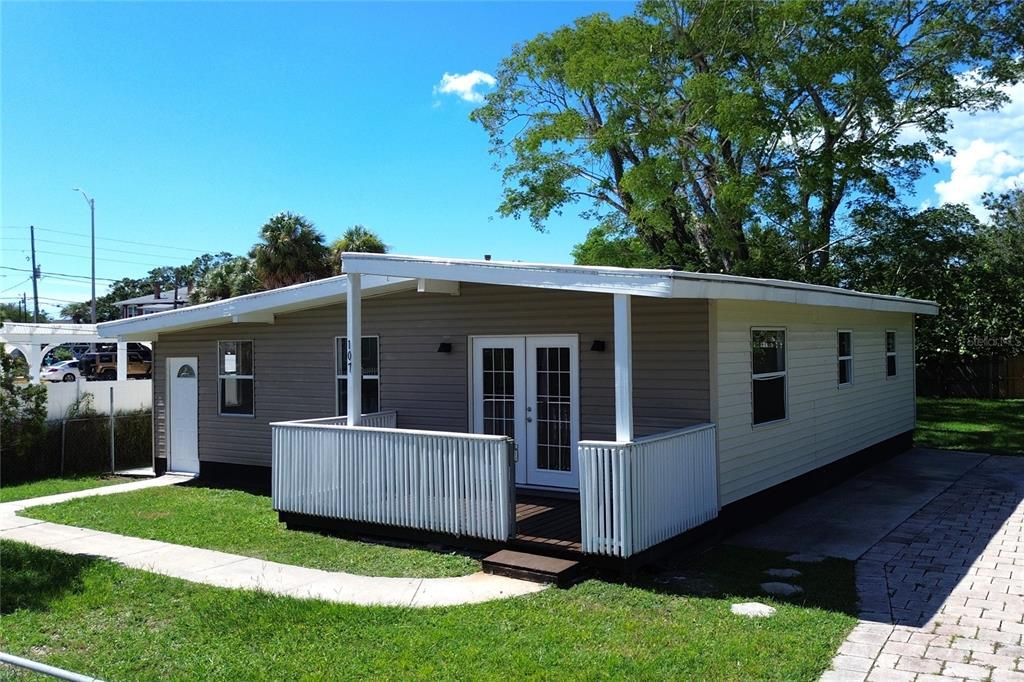107 E SPRUCE STREET, Tarpon Springs, FL 34689