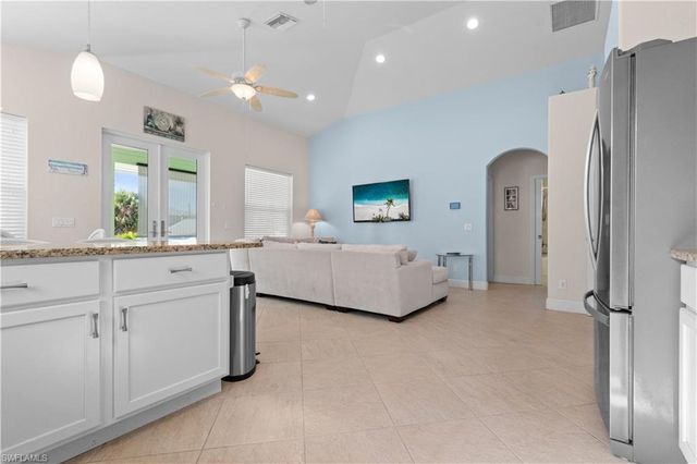 140 Pearl ST, Fort Myers Beach, FL 33931