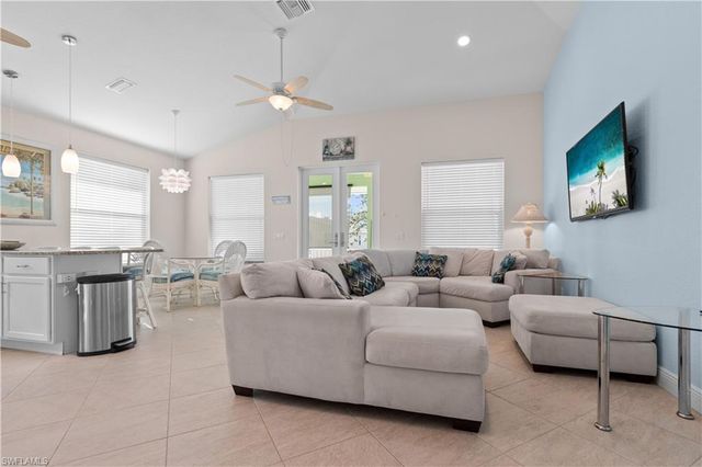 140 Pearl ST, Fort Myers Beach, FL 33931