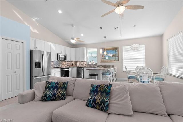 140 Pearl ST, Fort Myers Beach, FL 33931