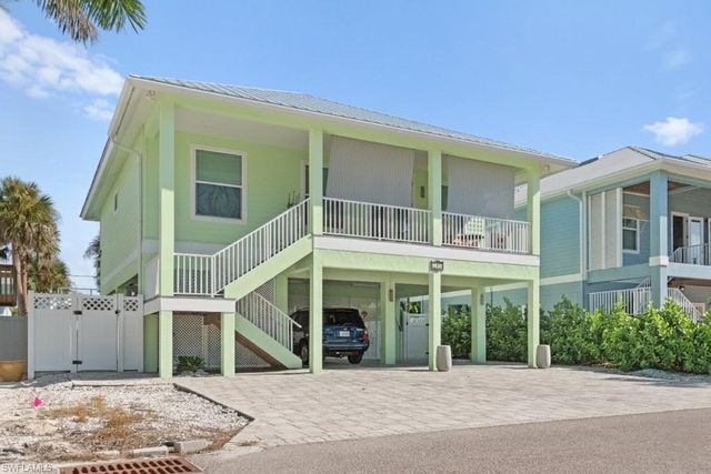 140 Pearl ST, Fort Myers Beach, FL 33931