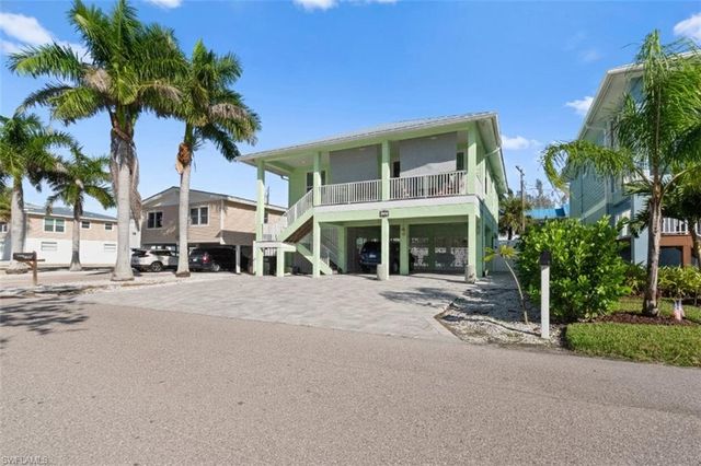 140 Pearl ST, Fort Myers Beach, FL 33931