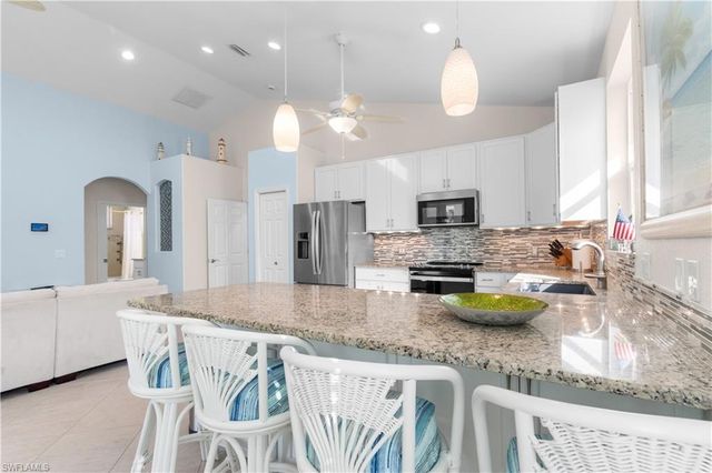 140 Pearl ST, Fort Myers Beach, FL 33931