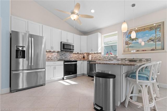 140 Pearl ST, Fort Myers Beach, FL 33931