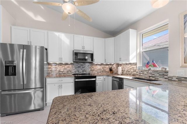 140 Pearl ST, Fort Myers Beach, FL 33931