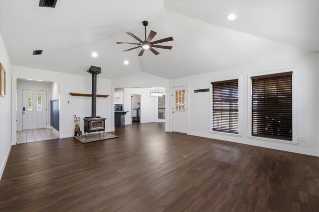 1804 Vz County Road 1224, Grand Saline, TX 75140