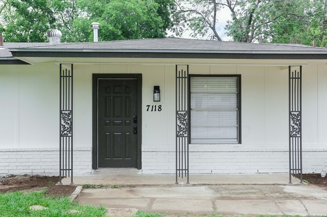 7118 Castleridge, San Antonio, TX 78227