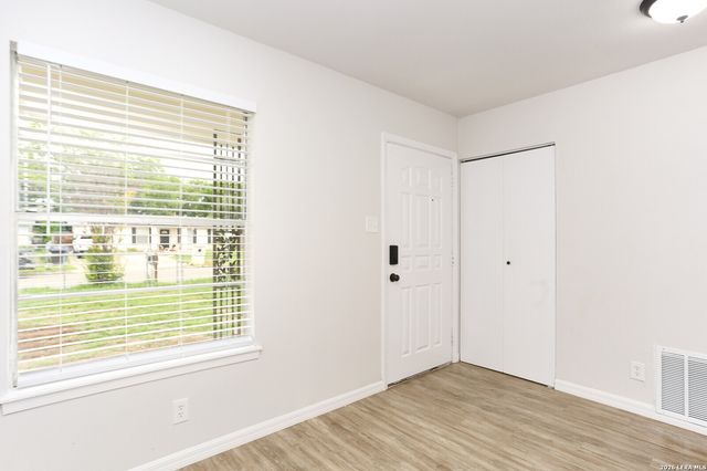 7118 Castleridge, San Antonio, TX 78227