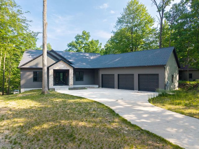 8670 N Island Drive Lot 32 and 33, Morton Twp, MI 49346