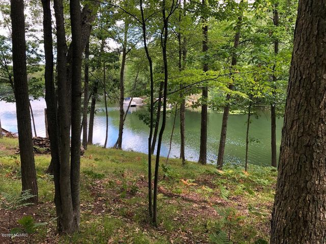 8670 N Island Drive Lot 32 and 33, Morton Twp, MI 49346