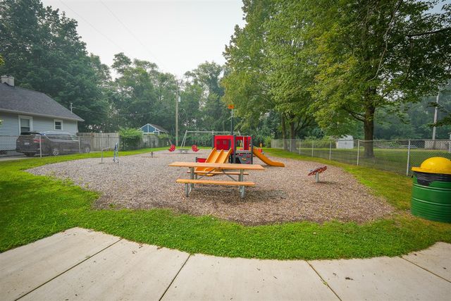 918 Post Road, Muskegon, MI 49441