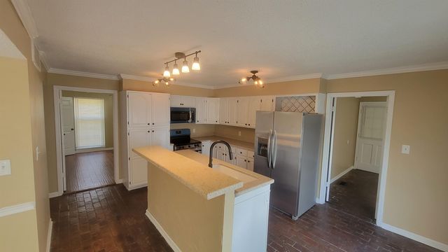 6879 AMERSHAM DR, Memphis, TN 38119
