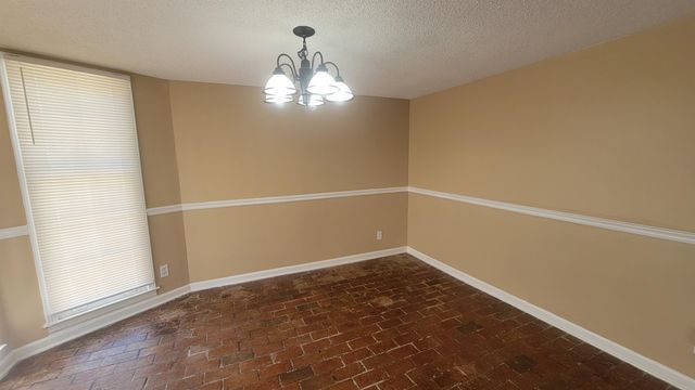 6879 AMERSHAM DR, Memphis, TN 38119