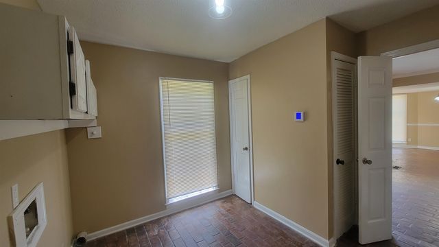 6879 AMERSHAM DR, Memphis, TN 38119