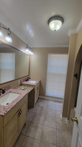 6879 AMERSHAM DR, Memphis, TN 38119
