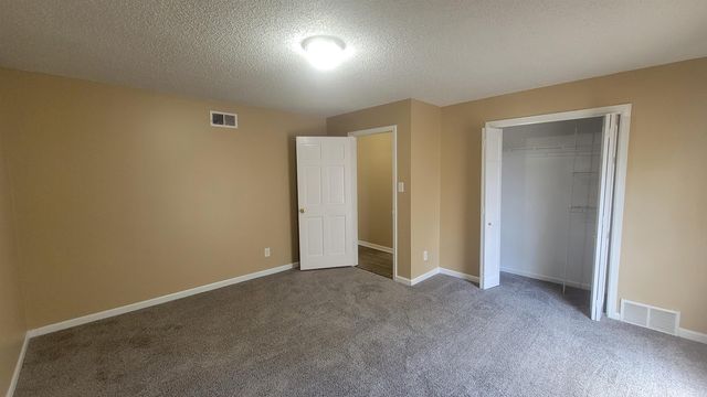6879 AMERSHAM DR, Memphis, TN 38119