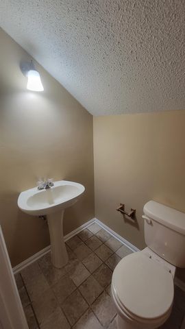 6879 AMERSHAM DR, Memphis, TN 38119
