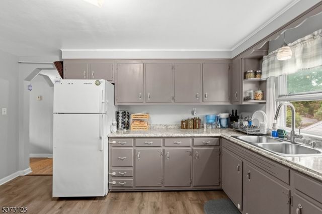 13 Smith St, Bloomfield Twp., NJ 07003