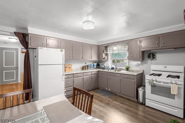 13 Smith St, Bloomfield Twp., NJ 07003