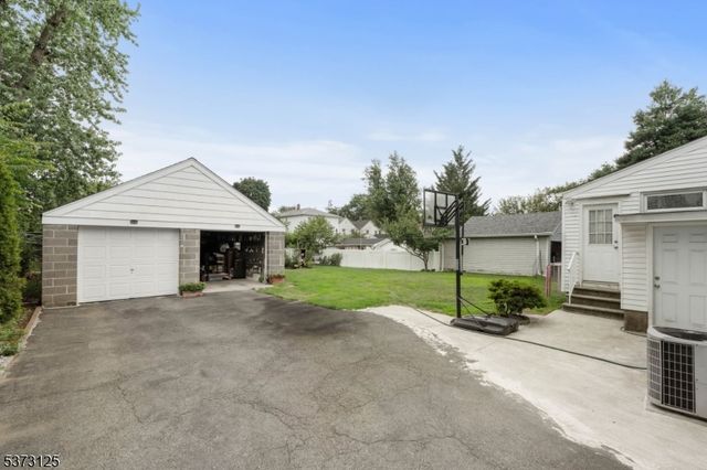 13 Smith St, Bloomfield Twp., NJ 07003