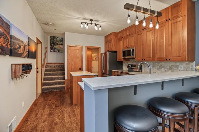 1944 Mockingbird Avenue, Shakopee, MN 55379