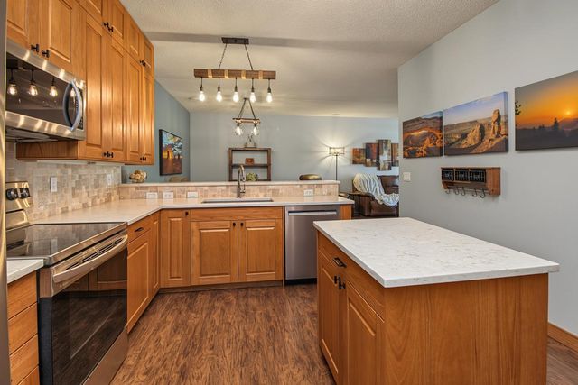1944 Mockingbird Avenue, Shakopee, MN 55379