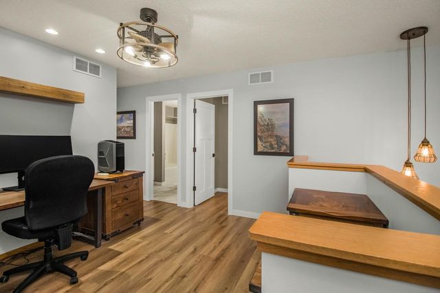 1944 Mockingbird Avenue, Shakopee, MN 55379