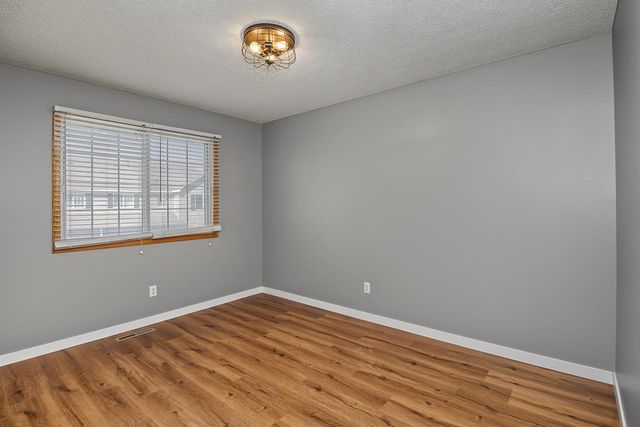 1944 Mockingbird Avenue, Shakopee, MN 55379