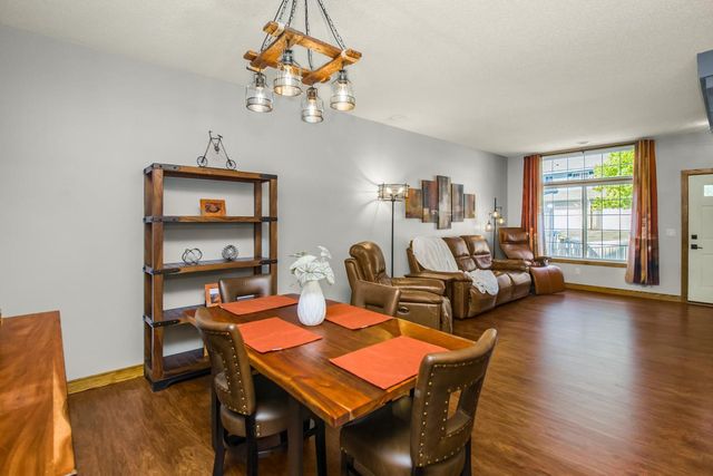 1944 Mockingbird Avenue, Shakopee, MN 55379