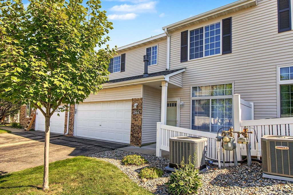1944 Mockingbird Avenue, Shakopee, MN 55379