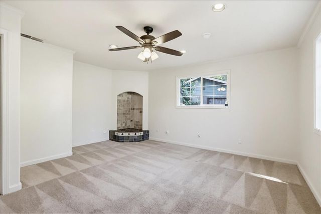 595 Packard Dr, Grass Valley, CA 95945