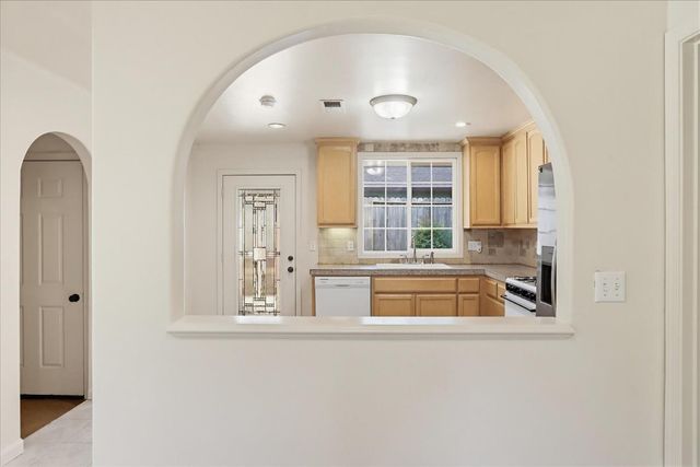 595 Packard Dr, Grass Valley, CA 95945
