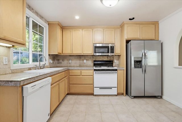 595 Packard Dr, Grass Valley, CA 95945