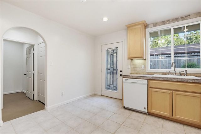 595 Packard Dr, Grass Valley, CA 95945