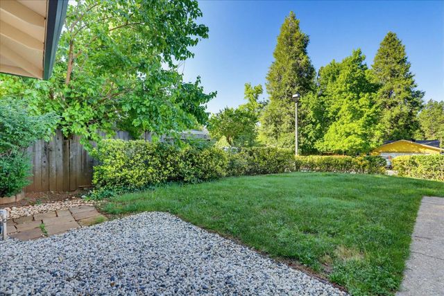 595 Packard Dr, Grass Valley, CA 95945