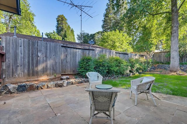 595 Packard Dr, Grass Valley, CA 95945