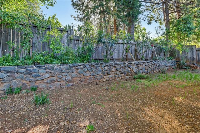 595 Packard Dr, Grass Valley, CA 95945