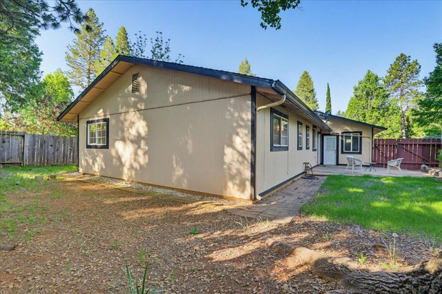 595 Packard Dr, Grass Valley, CA 95945