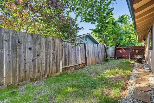 595 Packard Dr, Grass Valley, CA 95945