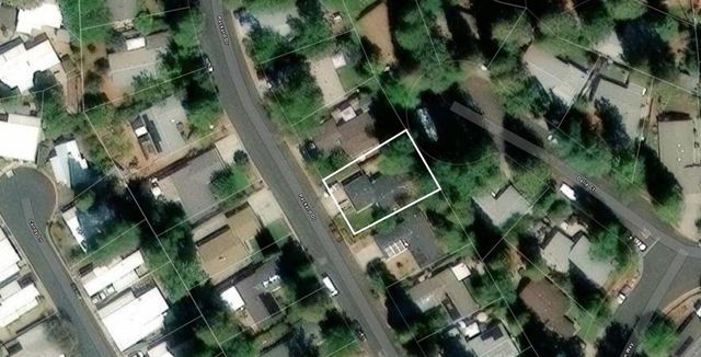 595 Packard Dr, Grass Valley, CA 95945