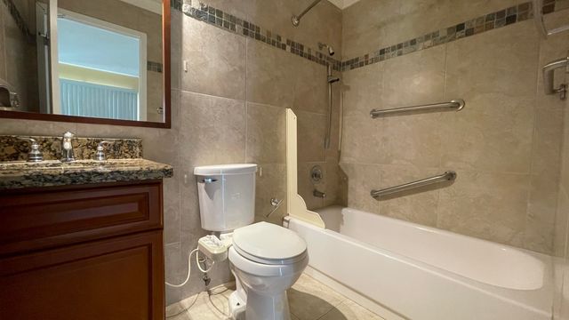 166 VALENCIA G Drive 166, Delray Beach, FL 33446