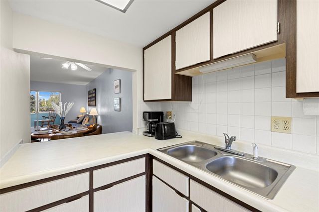 100 GLENNES LANE 207, Dunedin, FL 34698