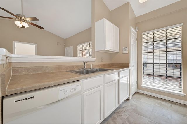 2211 S Kirkwood Road 43, Houston, TX 77077