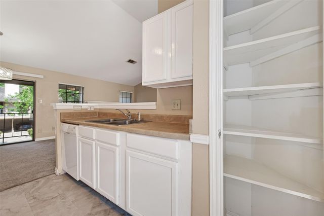 2211 S Kirkwood Road 43, Houston, TX 77077