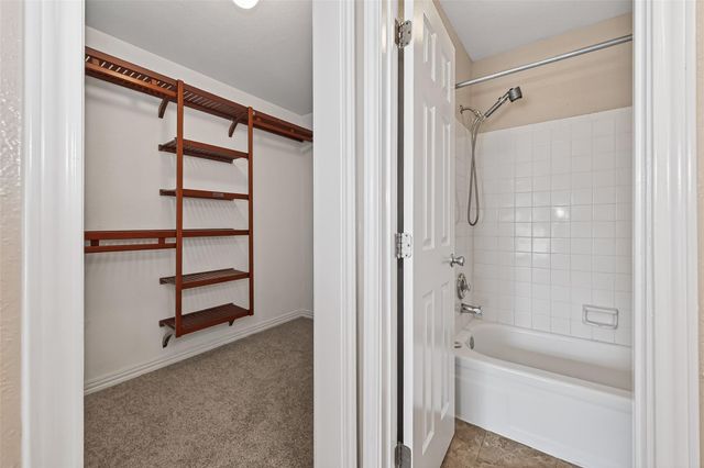 2211 S Kirkwood Road 43, Houston, TX 77077