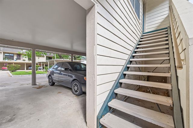 2211 S Kirkwood Road 43, Houston, TX 77077