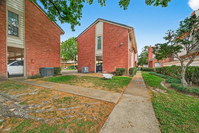 2211 S Kirkwood Road 43, Houston, TX 77077